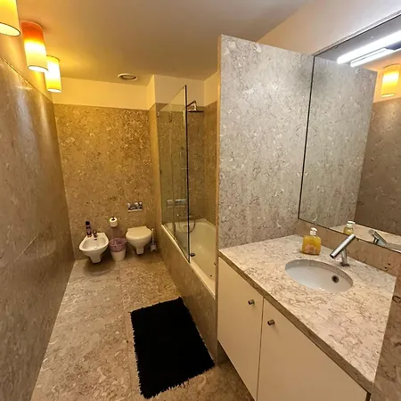 Bedooms With Shared Bathroom In Accommodation In Historic Largo Do Carmo Homestay