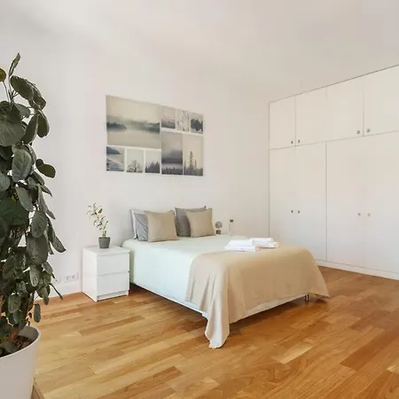 Bedooms With Shared Bathroom In In Historic Largo Do Carmo ホームステイ リスボン