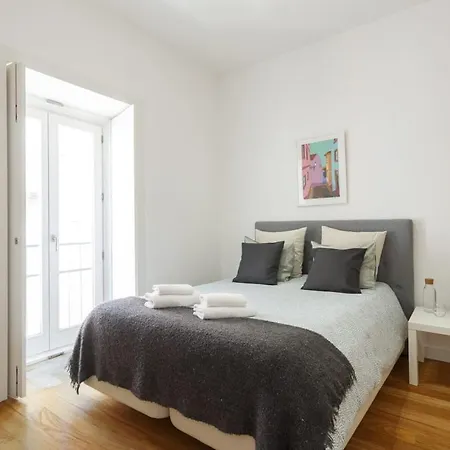 Habitación en casa particular Bedooms With Shared Bathroom In In Historic Largo Do Carmo Lisboa